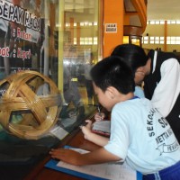 Kegiatan Outdoor Study Kelas V Ke Museum Sang Nila Utama